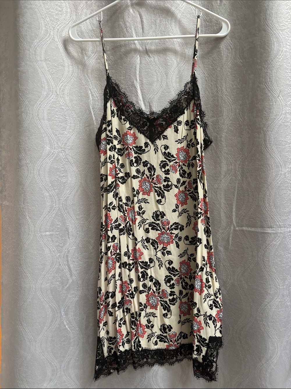 Express Women's Floral Lace-Trim Slip Dress in Cream and Black